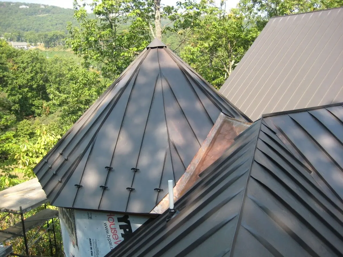 Professional Roof Tarp Installation by Craftsman Roofing in Pasadena